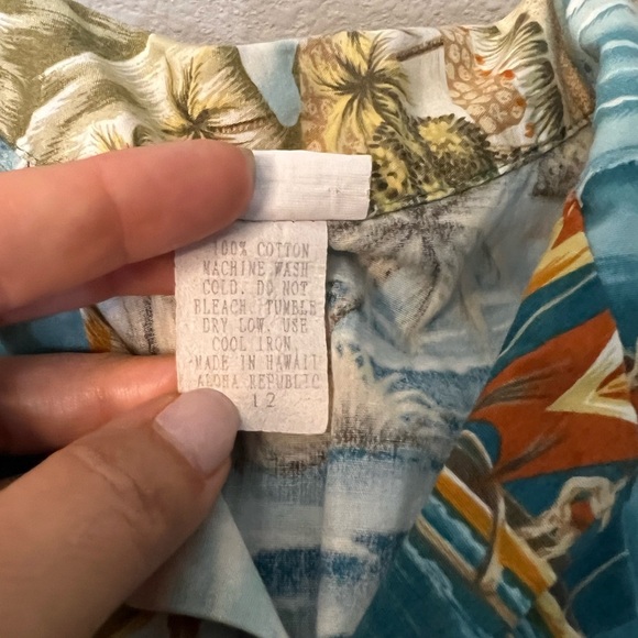 Vintage Aloha Republic Hawaiian Shirt - Made in Hawaii - Size L - Picture 4 of 4